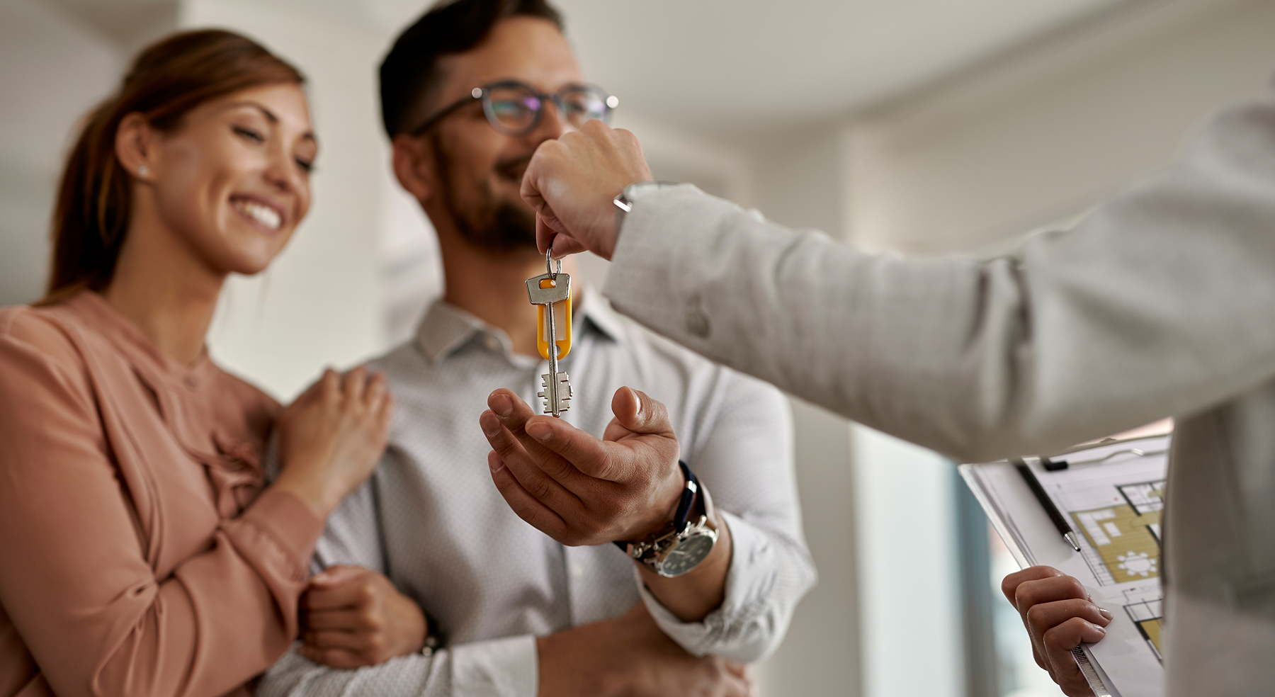 Acelera tus operaciones inmobiliarias con firma electrónica y comunicaciones certificadas